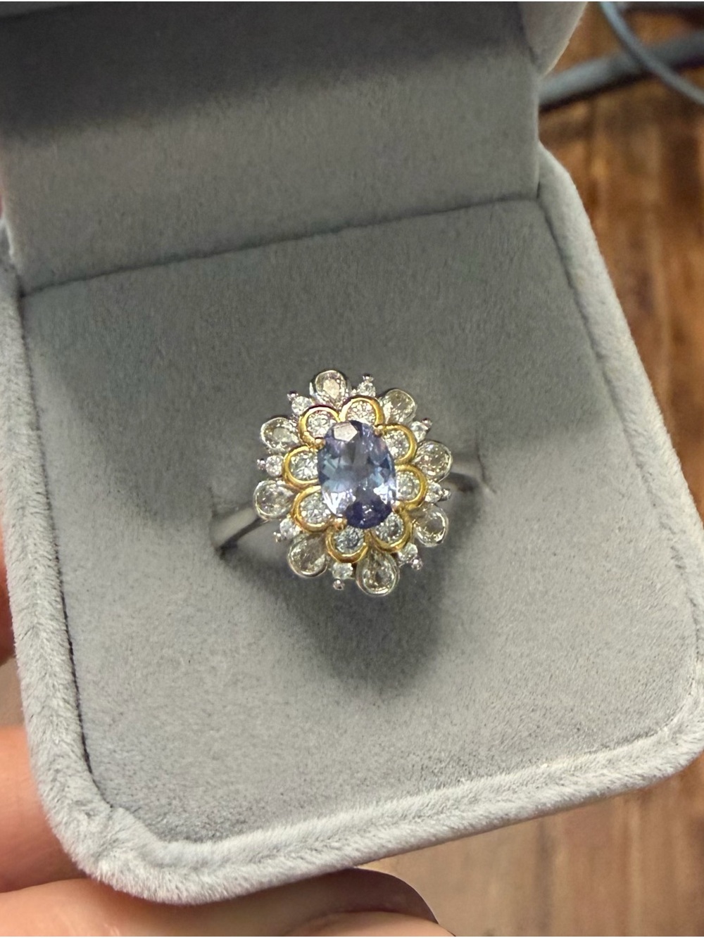 Pretty Natural Blue Tanzanite oval cut two tone 14K Gold Ring Size 6.5-7.5